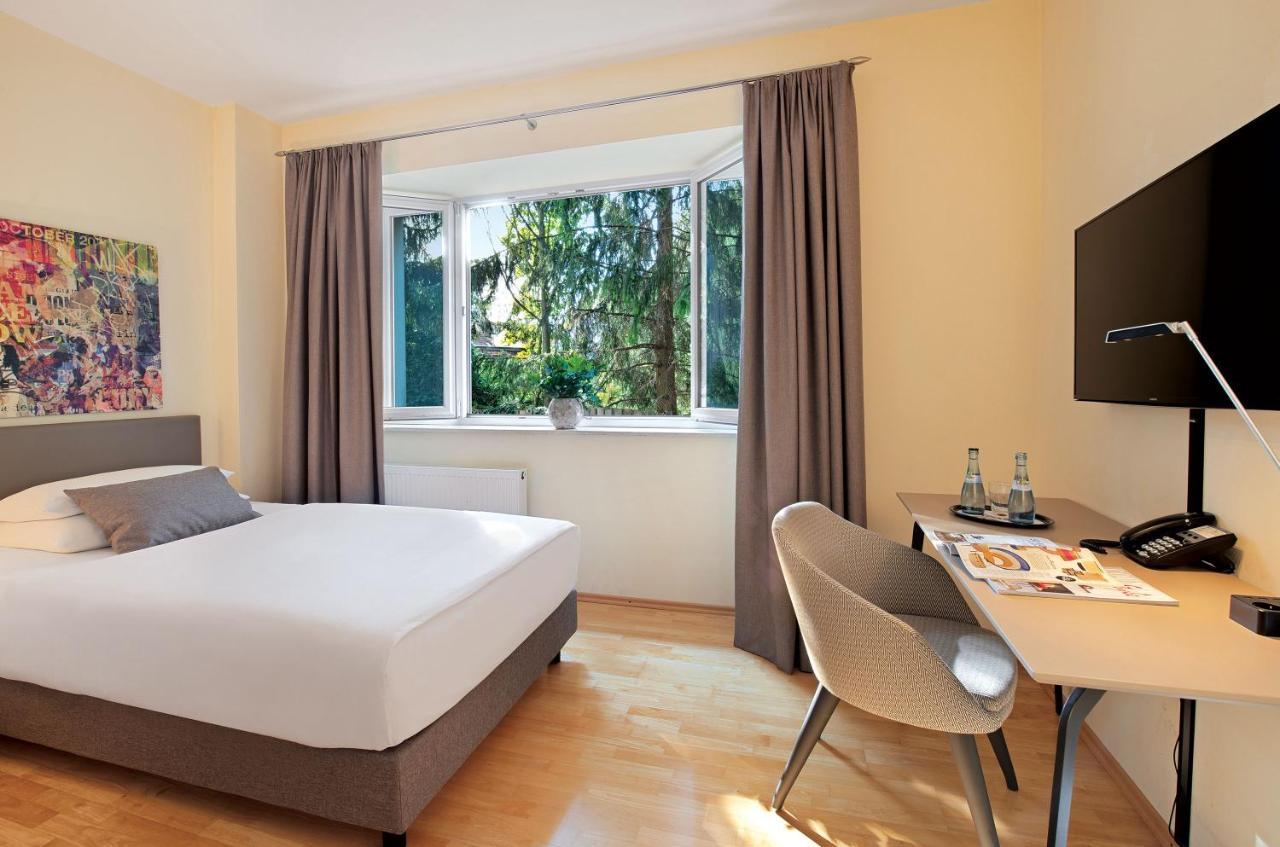 Hotel Villa Medici บาด ชึนบอร์น ภายนอก รูปภาพ